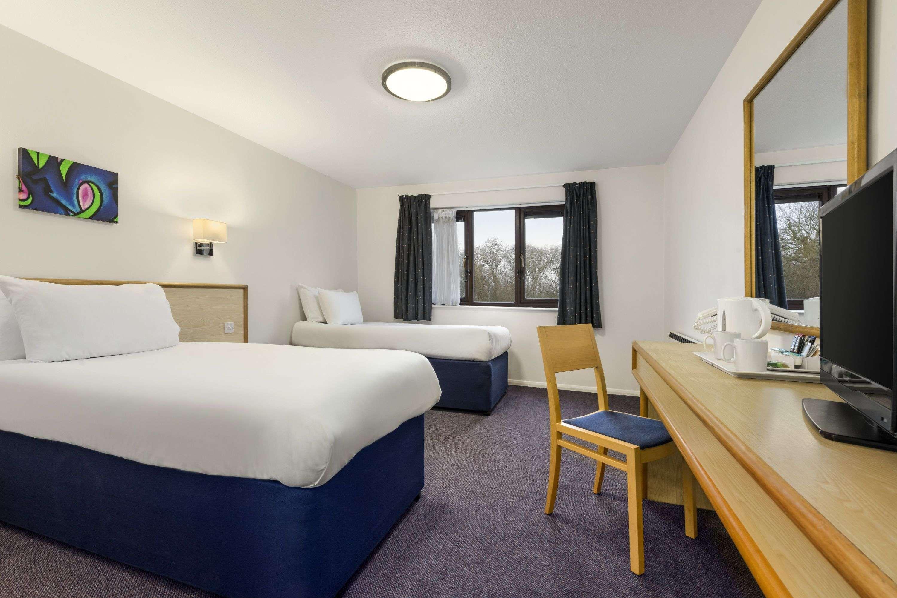Days Inn Bridgend Cardiff Eksteriør bilde