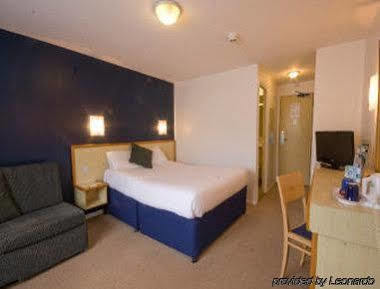 Days Inn Bridgend Cardiff Eksteriør bilde