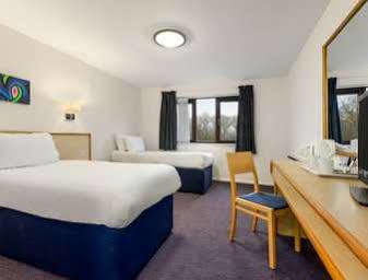 Days Inn Bridgend Cardiff Eksteriør bilde